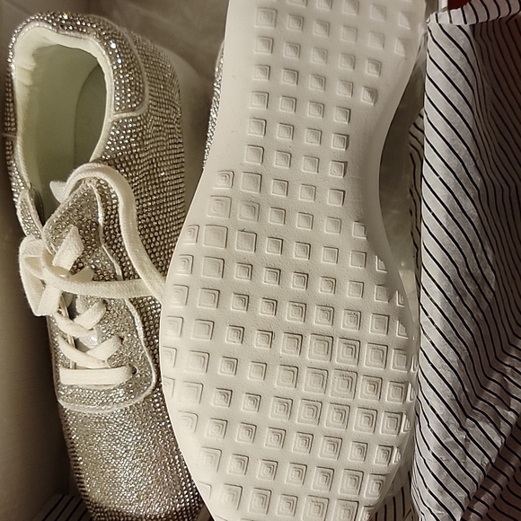 David's bridal bling sneakers NIB - Picture 3 of 5